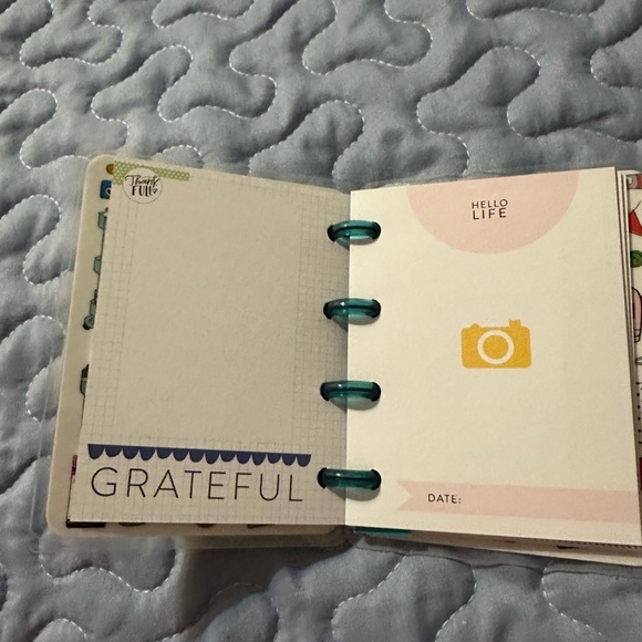 Colorful Mini Notebooks with Fun Designs - Picture 4 of 5